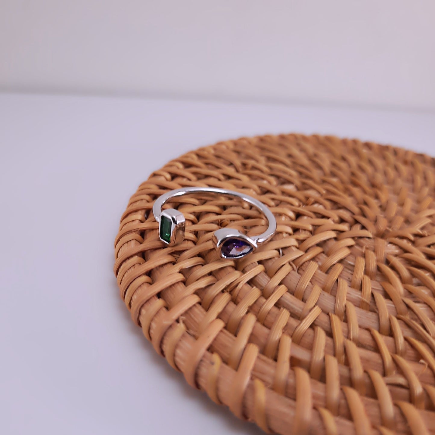 Anel Regulável Zircônias Coloridas geometricas nas Pontas