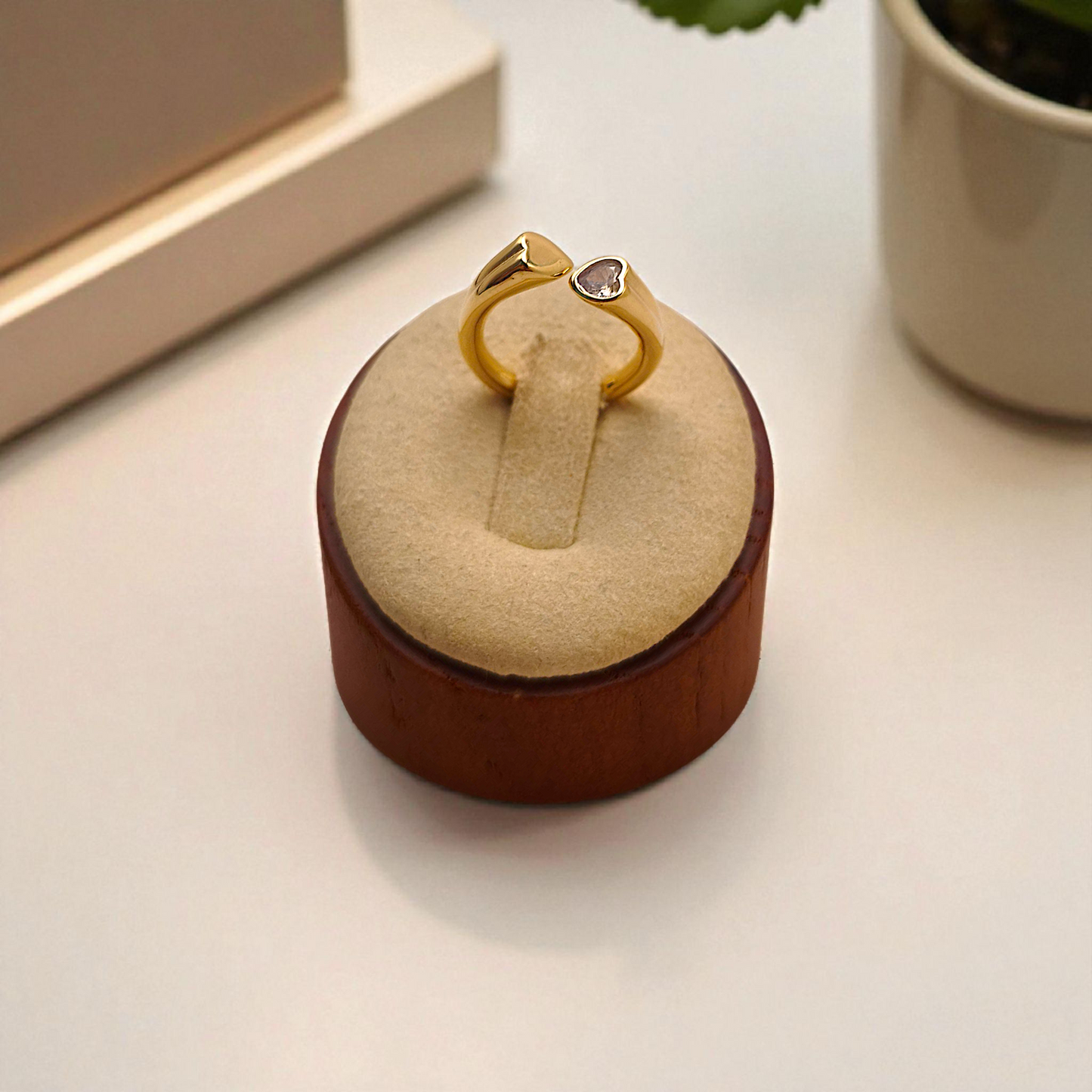 Anel Tubo Fino Corações nas Pontas Zircônia