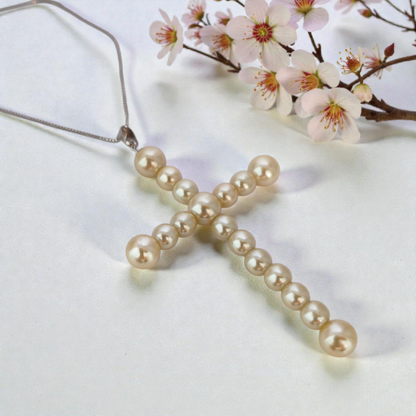 Colar Longo Crucifixo Pérolas