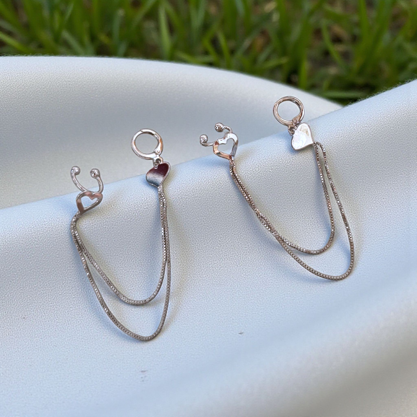 Brinco Argolinha Com Piercing Fake e Corrente