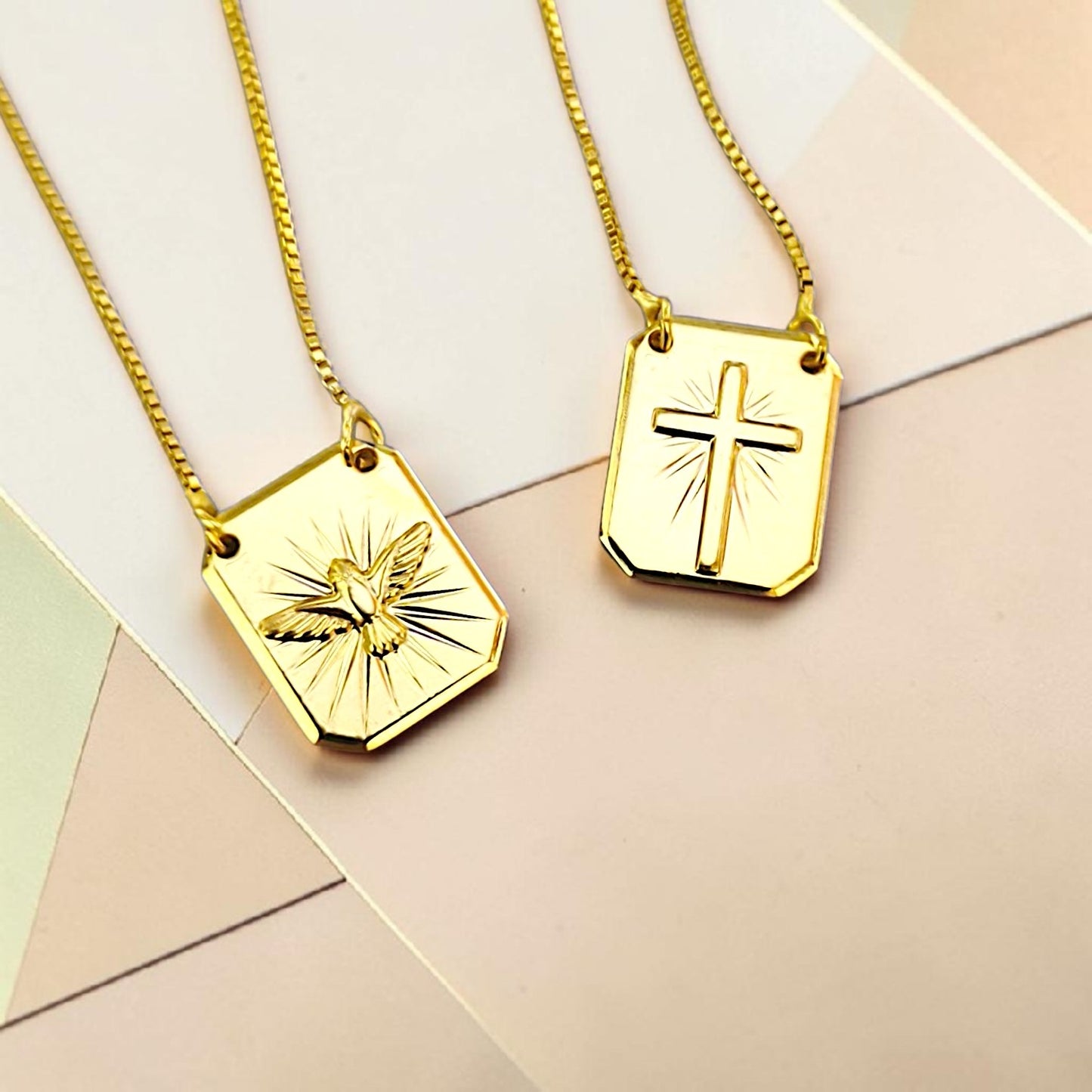 Colar Escapulário Crucifixo e Espírito Santo 70cm