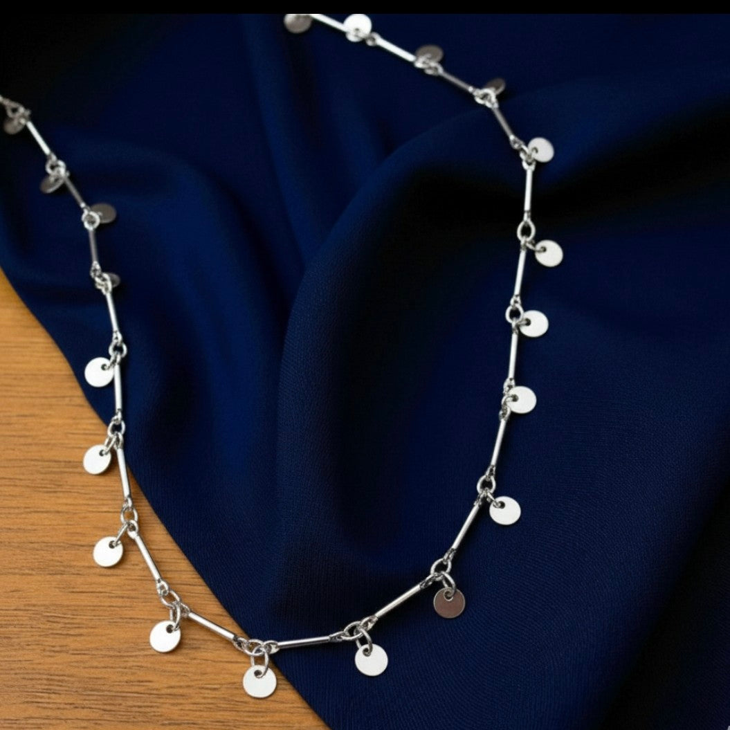 Colar Longo Canutilhos e Medalhinhas Penduradas Prata 925