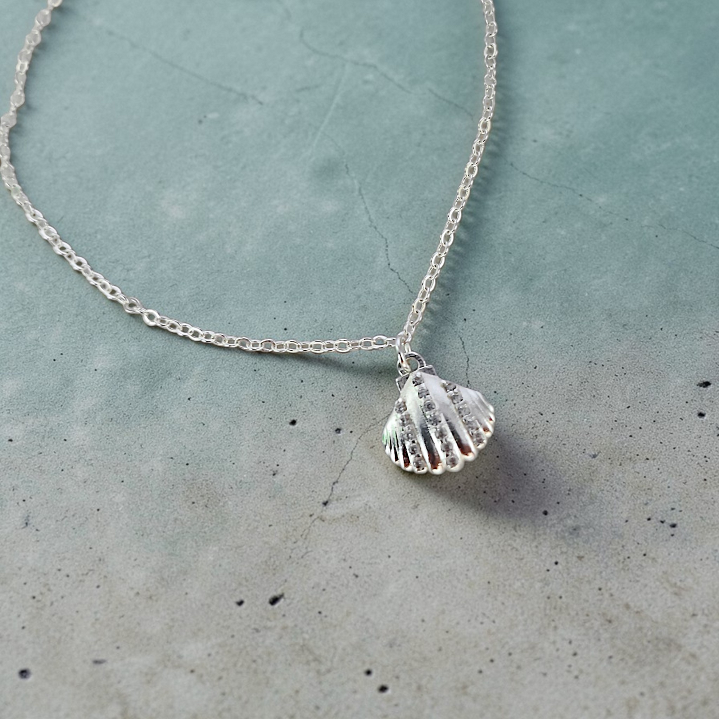 Tornozeleira Concha Microzircônias Prata 925