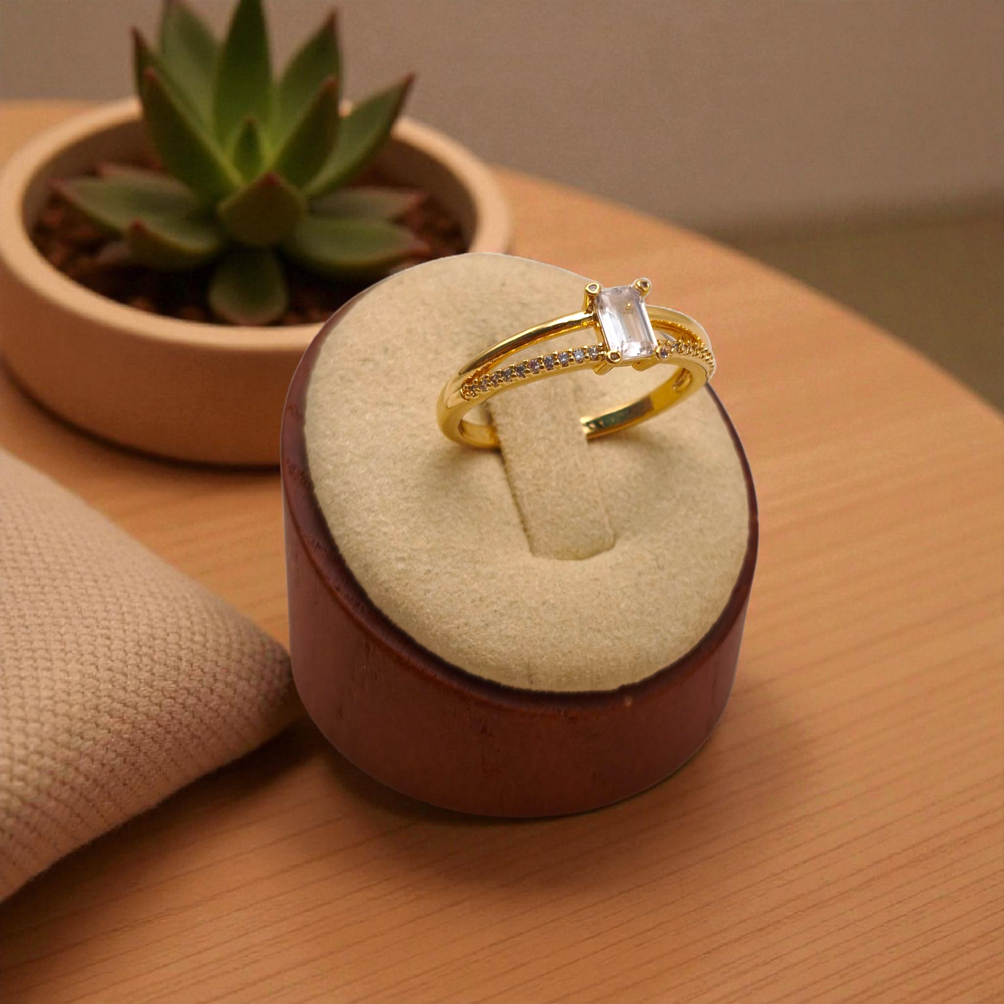 Anel Solitário Fio Duplo Microzircônias