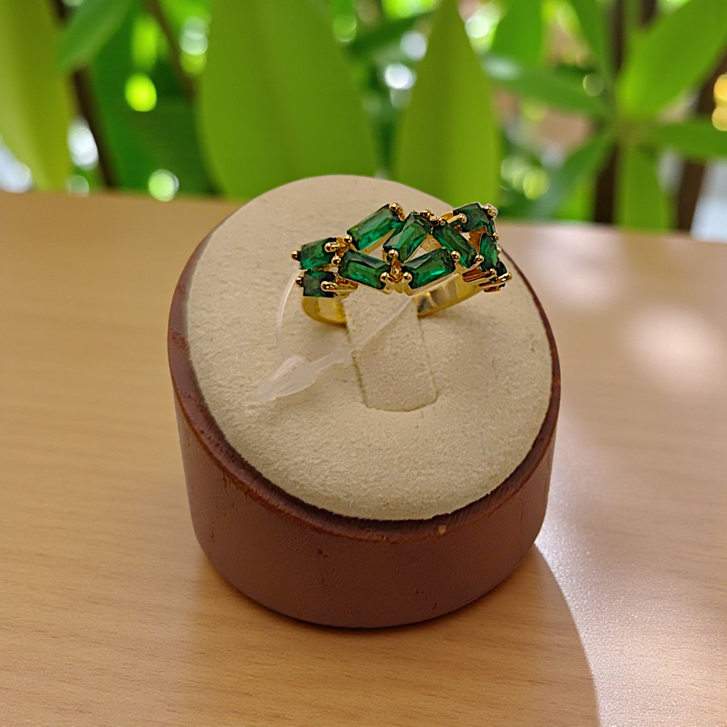 Anel Frente Assimétrica Navetes Zircônias