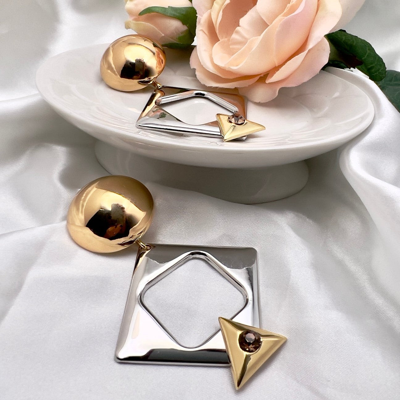 Brinco Maxi Geométrico Bicolor