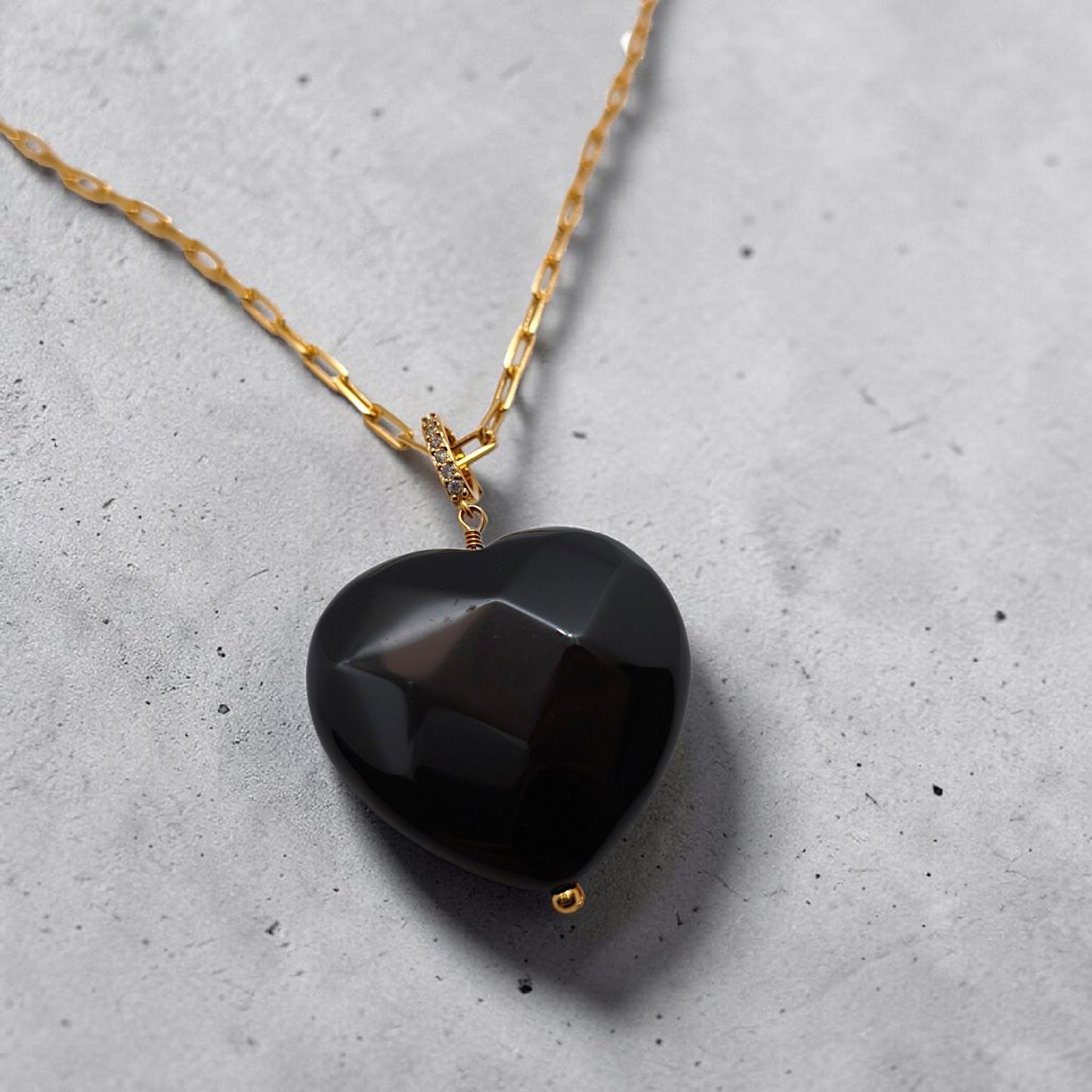 Colar Longo Coração Negro Sextavado Jade Negra