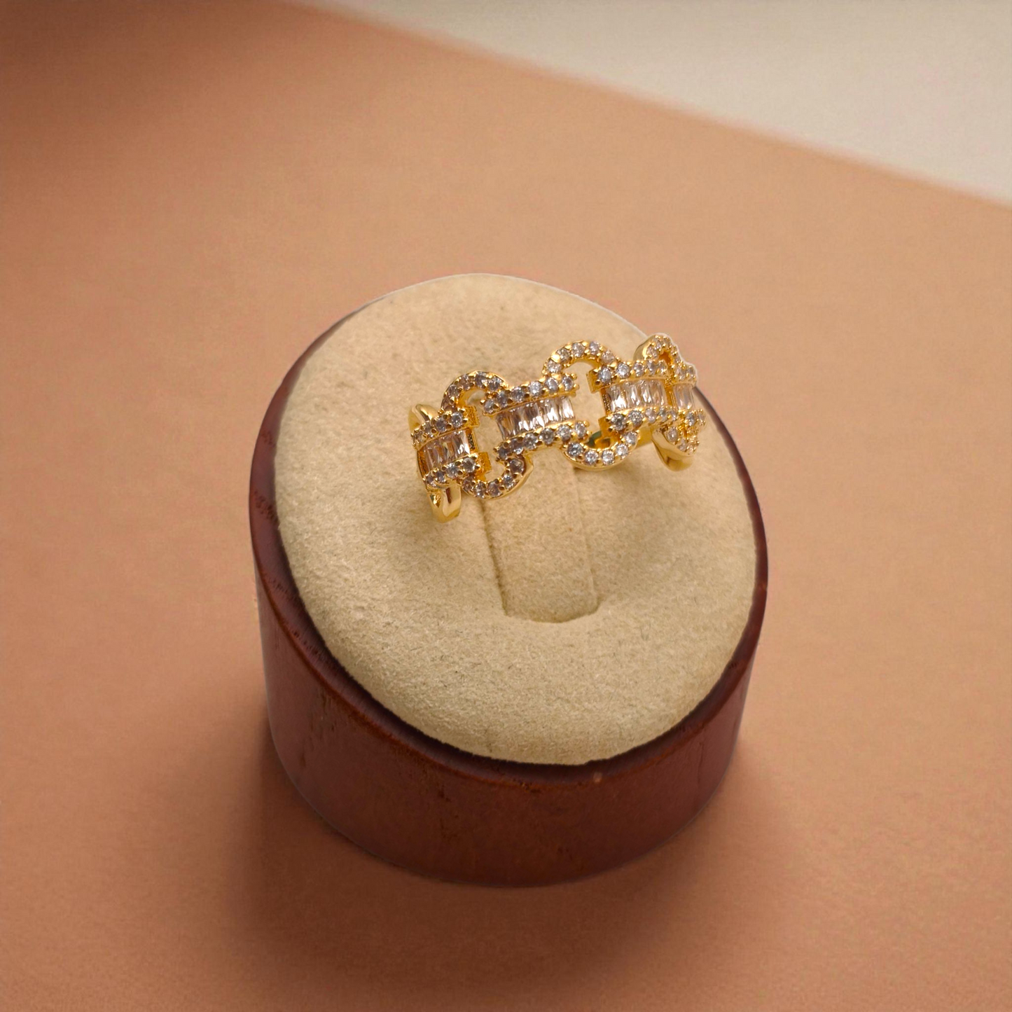 Anel Elos Luxo Baguetes e Microzircônias