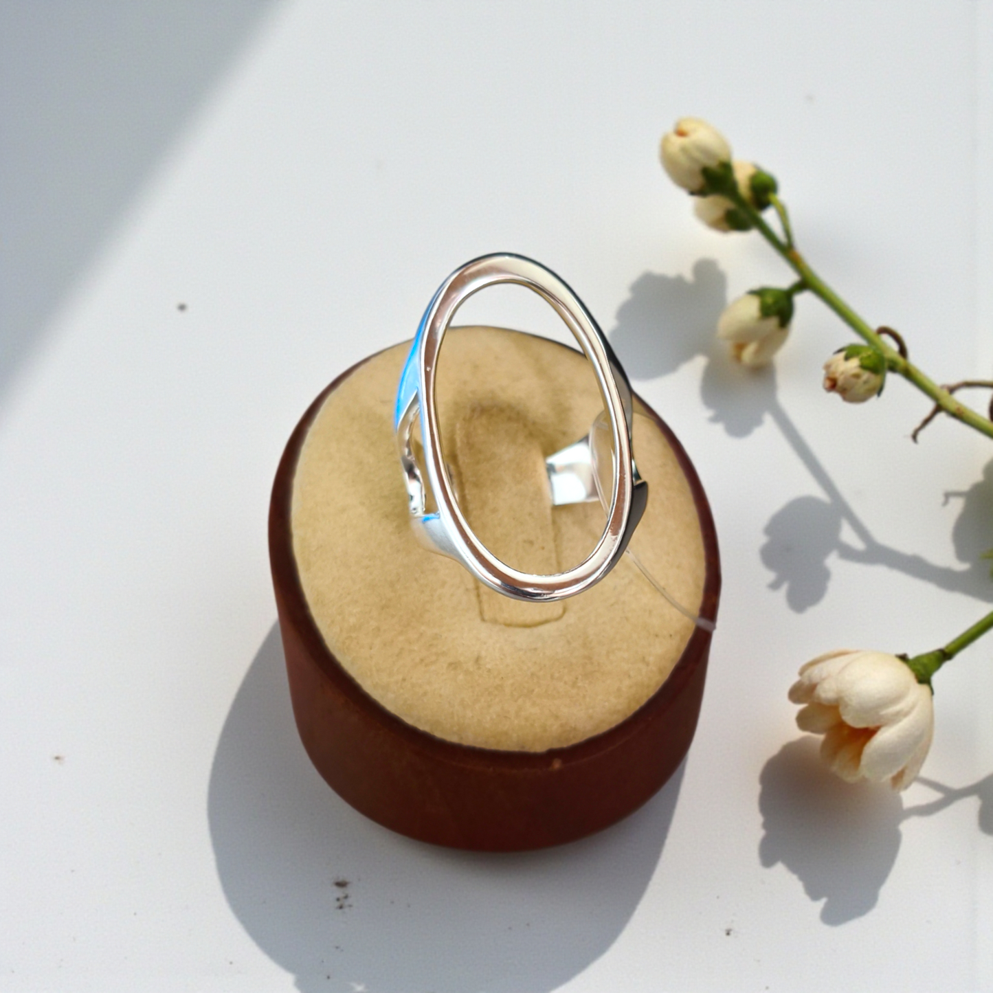 Anel Aro Oval Vazado Prata 925