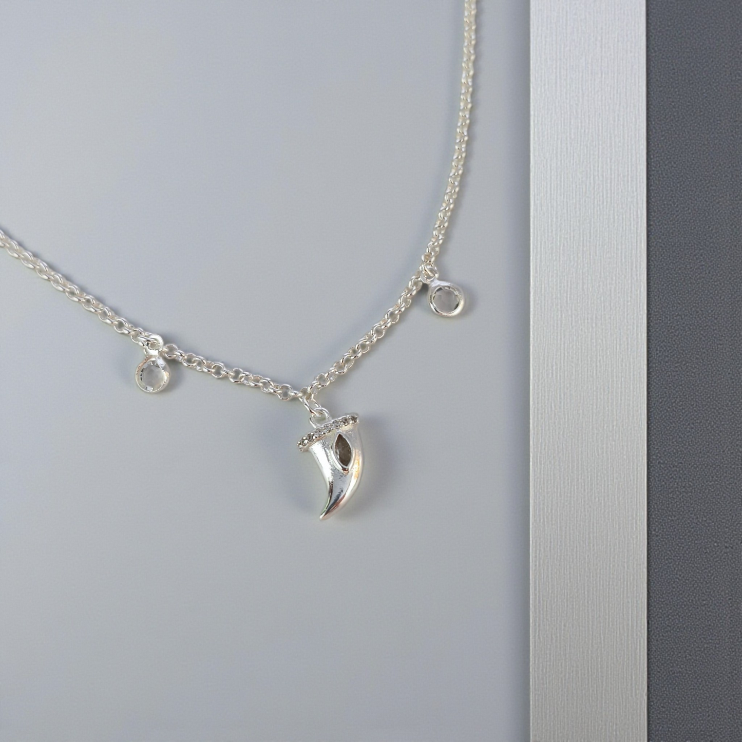 Colar Choker Delicado Dente Sabre Prata 925