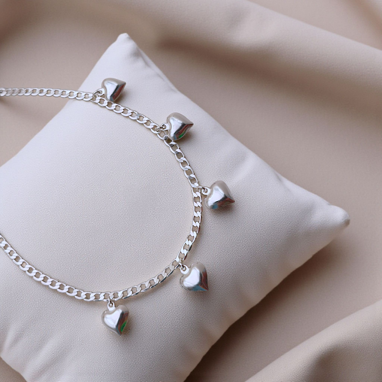 Colar Choker Grumet Corações Pendurados Prata 925