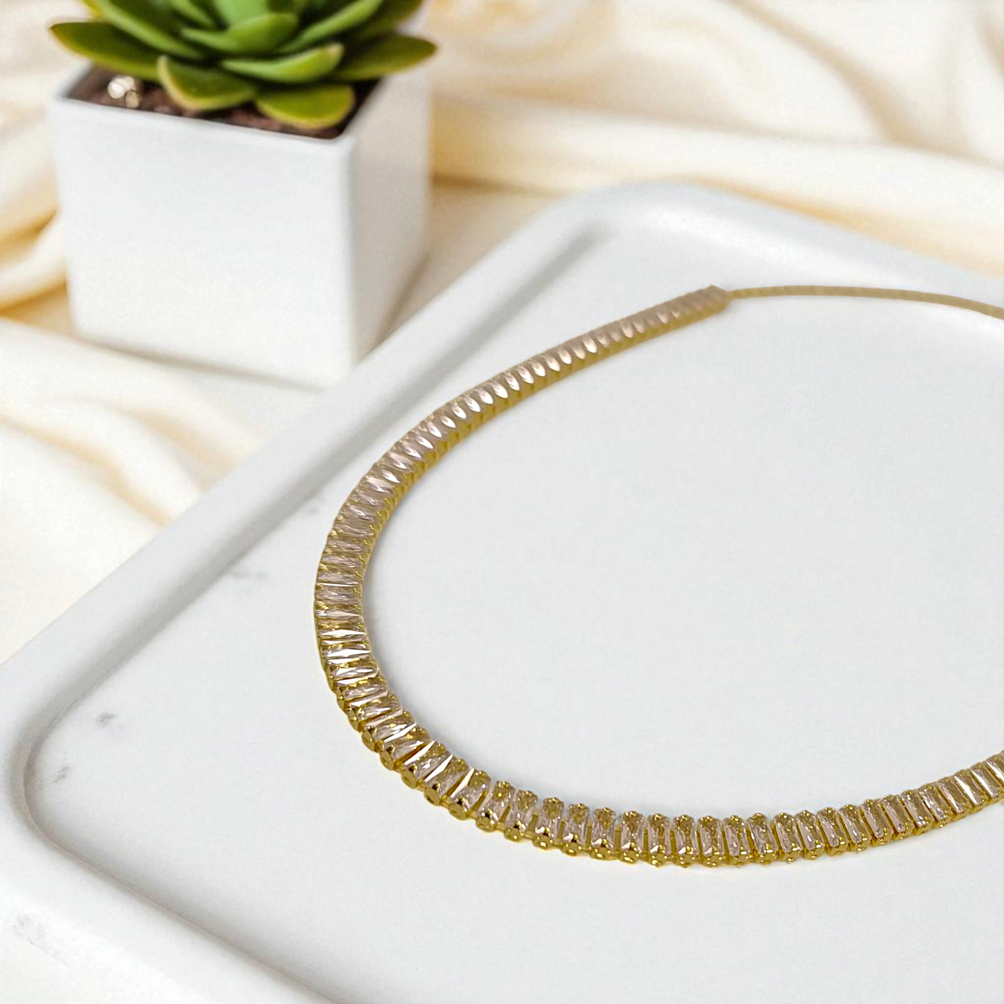 Colar Choker Riviera Navetes Finas