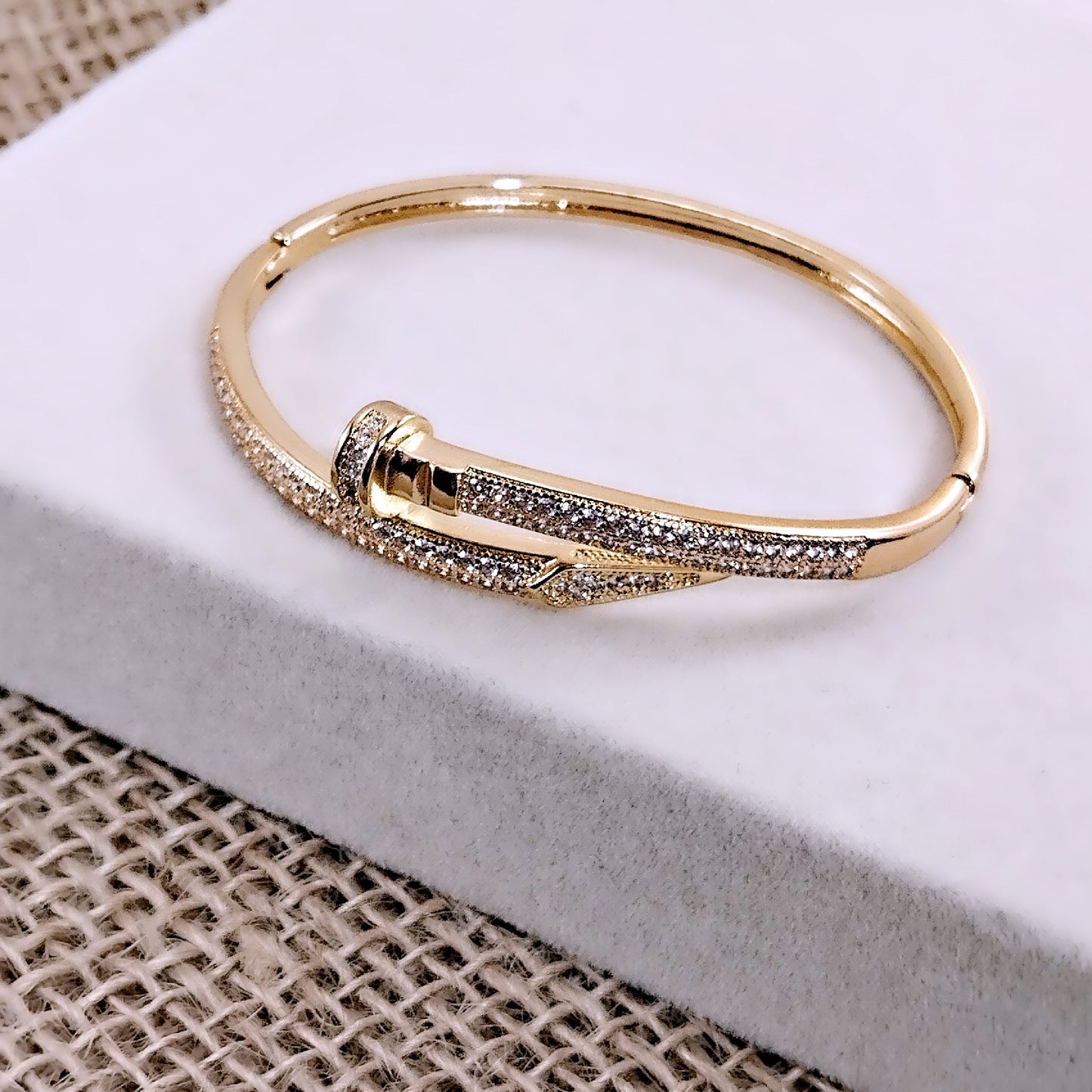 Bracelete Prego Microzircônias