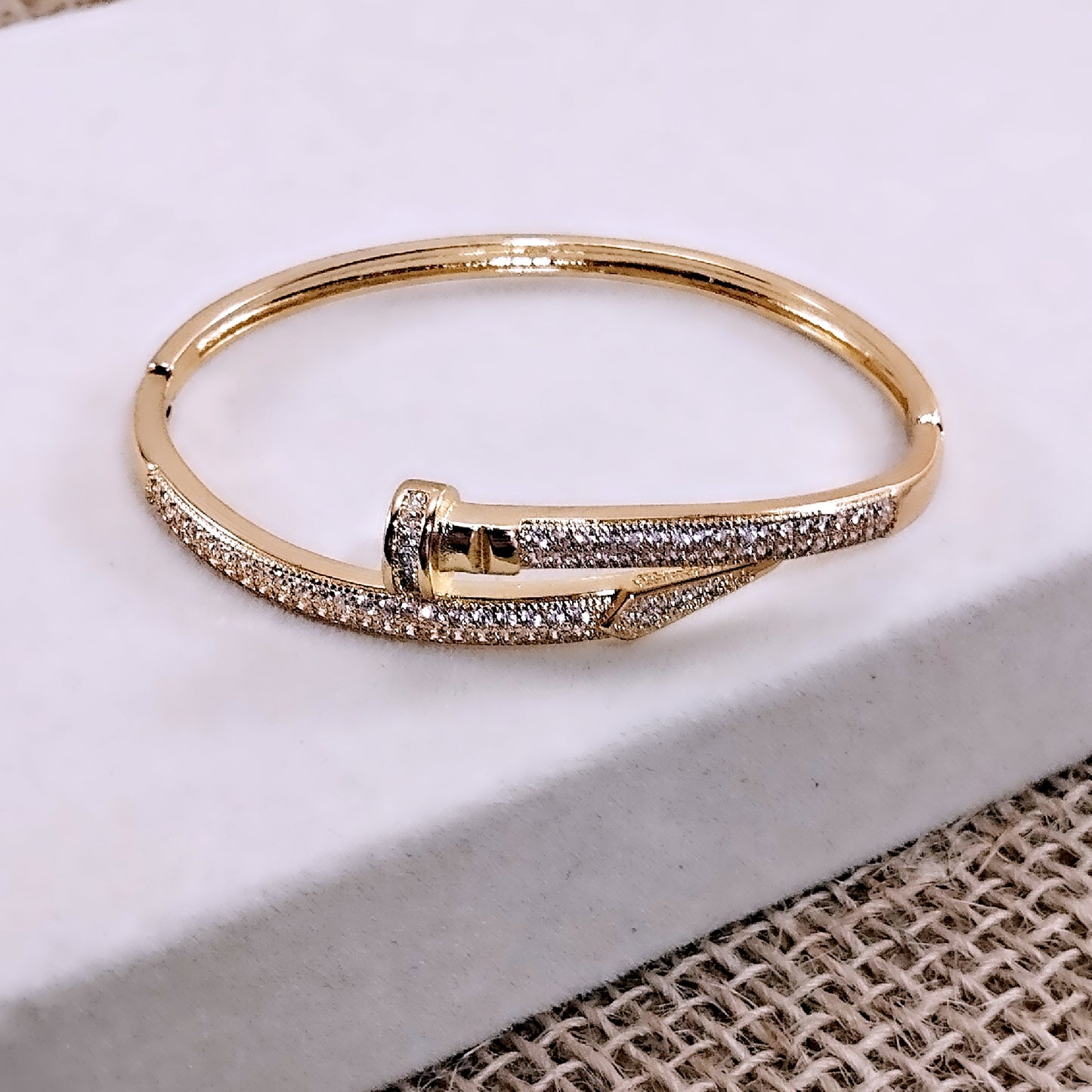 Bracelete Prego Microzircônias