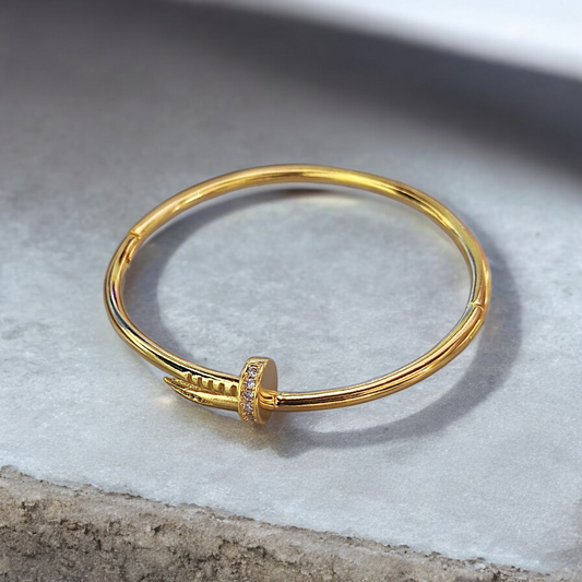 Bracelete Prego Detalhe Microzircônias