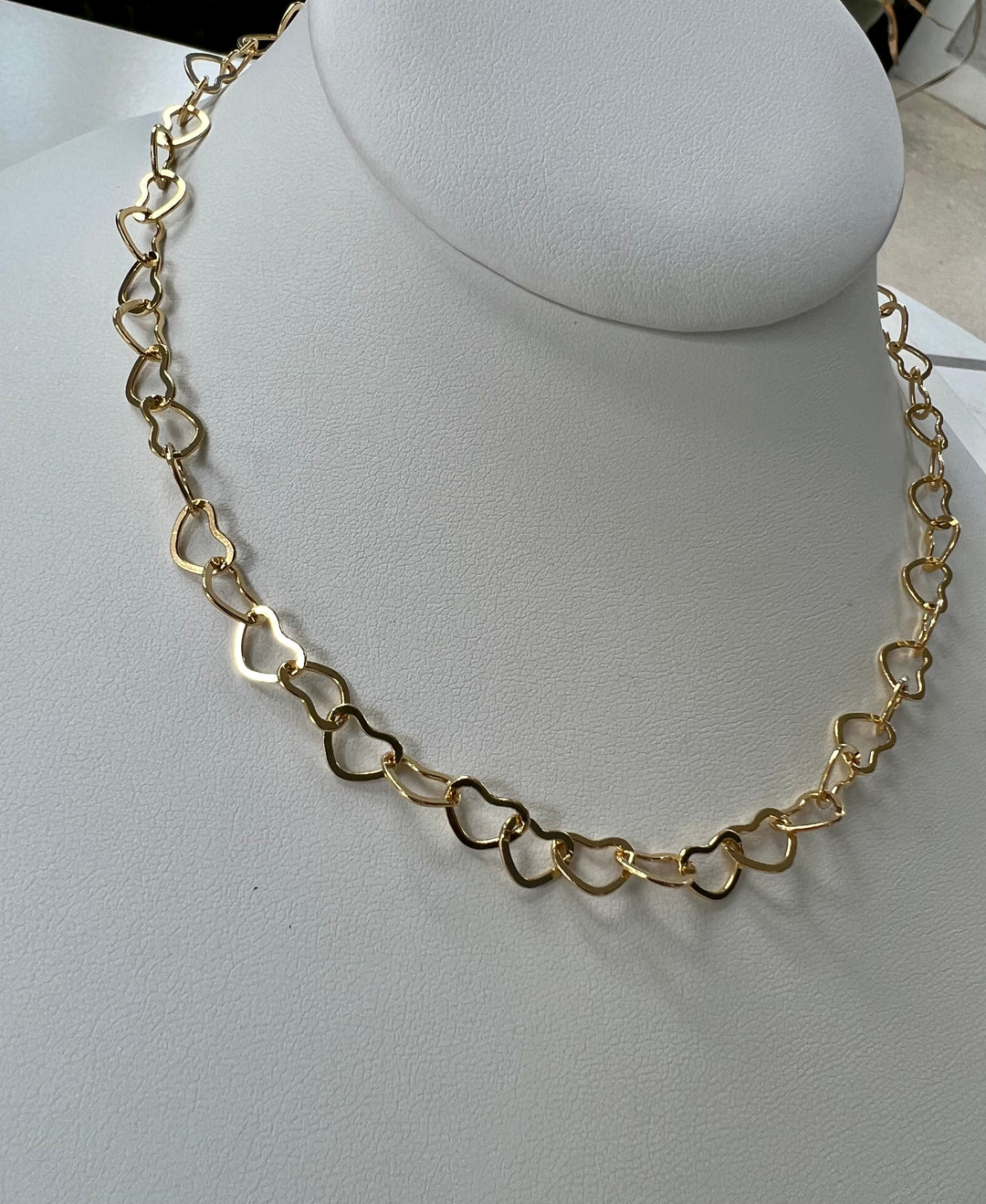 Colar Choker Corações Vazados