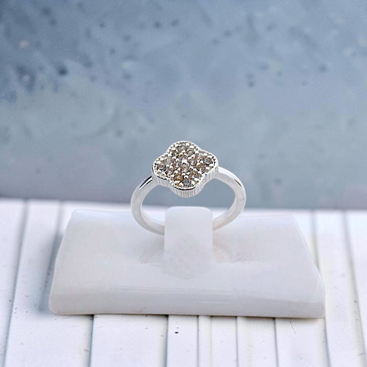 Anel Trevo Microzircônias Prata 925