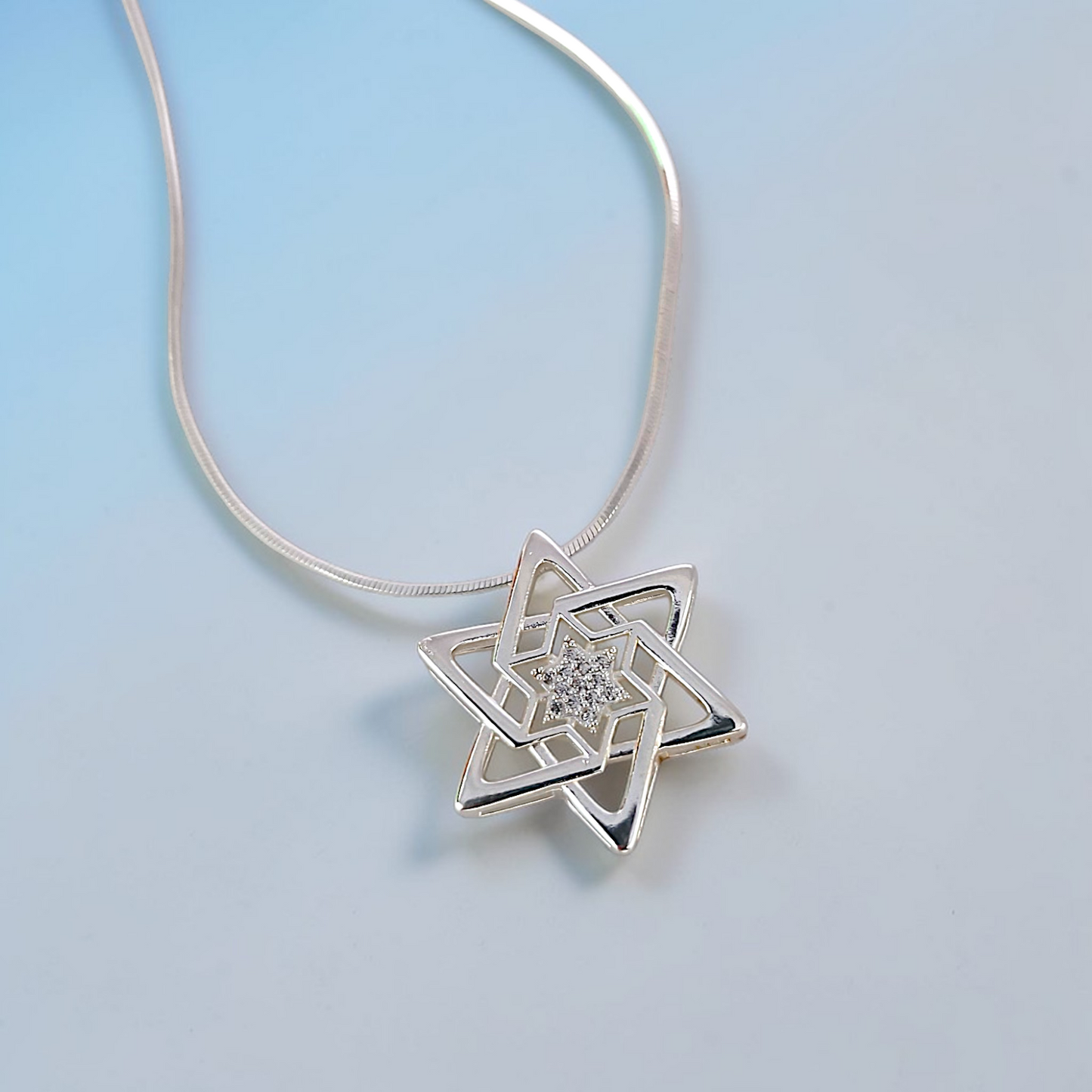 Colar Estrela de Davi Microzircônias no Meio Prata 925