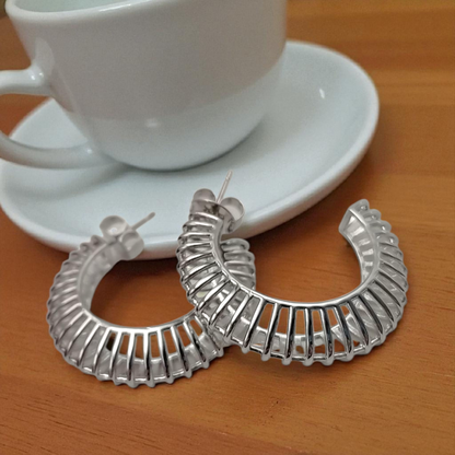Brinco Argola Oca Listras Vazadas