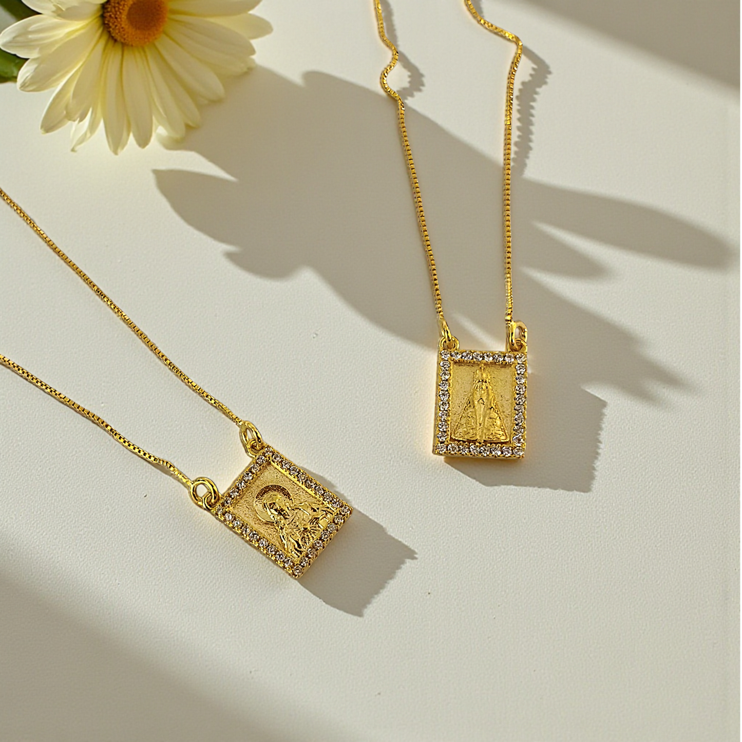 Colar Escapulário N. S. Aparecida Microzircônias Redor