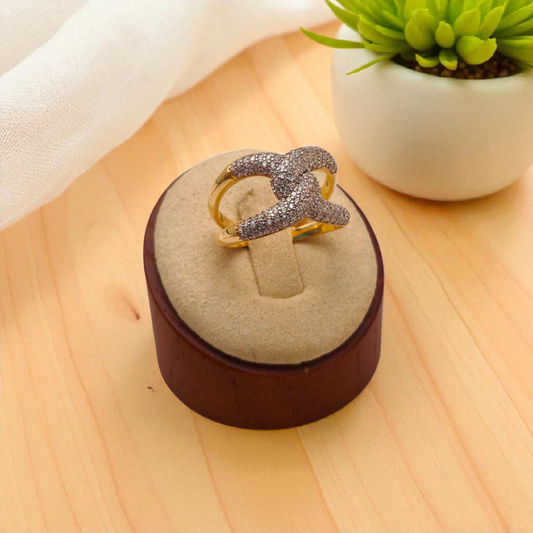 Anel Largo Frente Vazada Entrelaçada Microzircônias