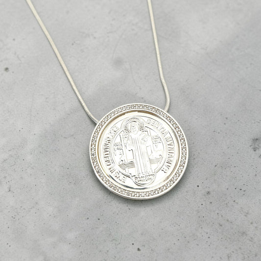 Colar São Bento Medalha 30 mm Microzircônias Prata 925