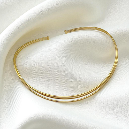 Colar Choker Rígido Três Fios