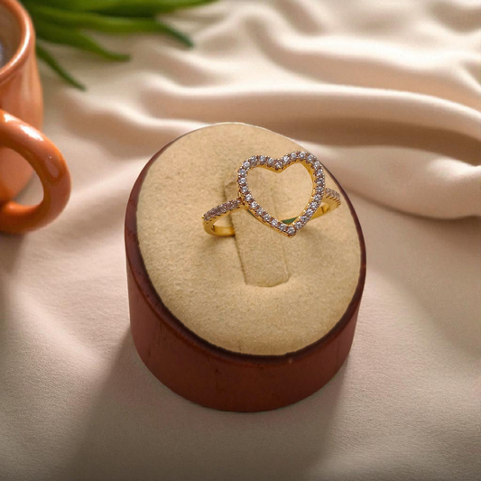 Anel Fino Coração Grande Vazado Microzircônias