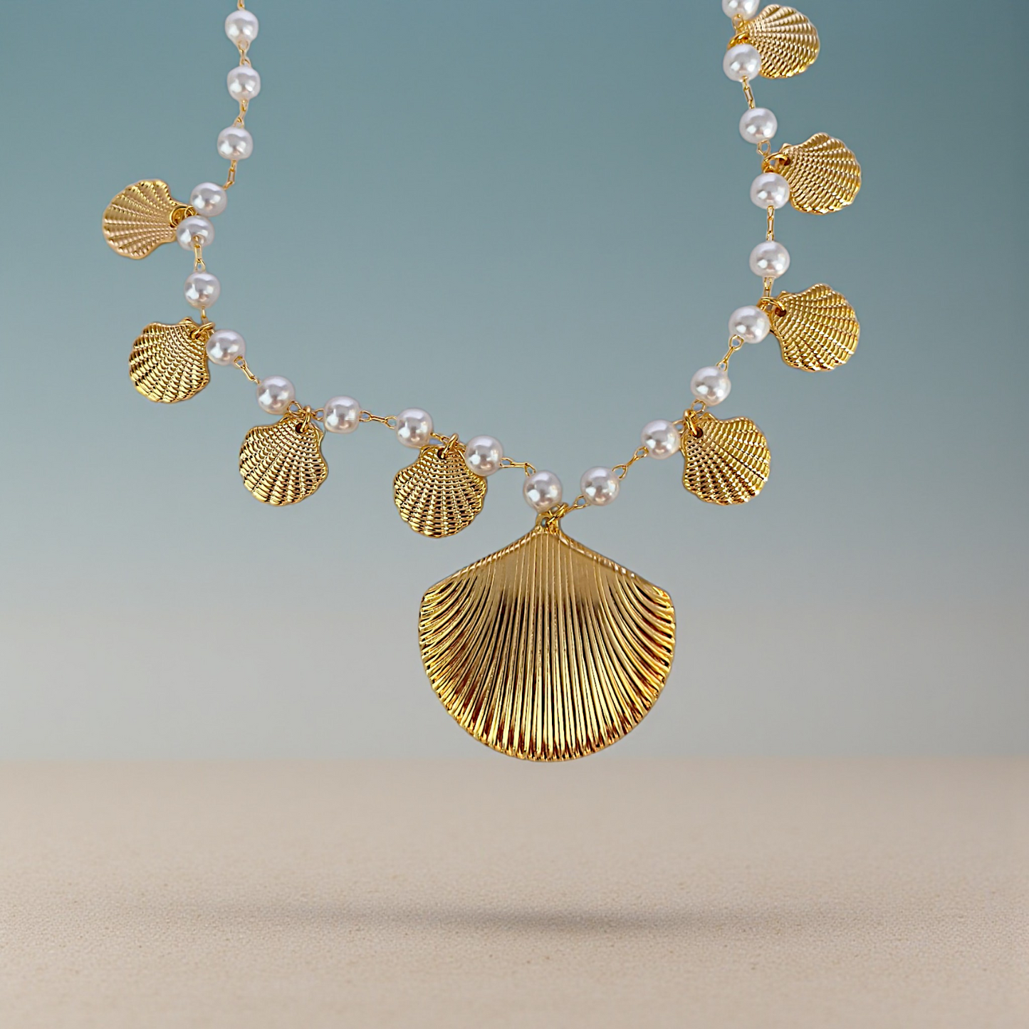 Colar Choker Pérolas e Conchas