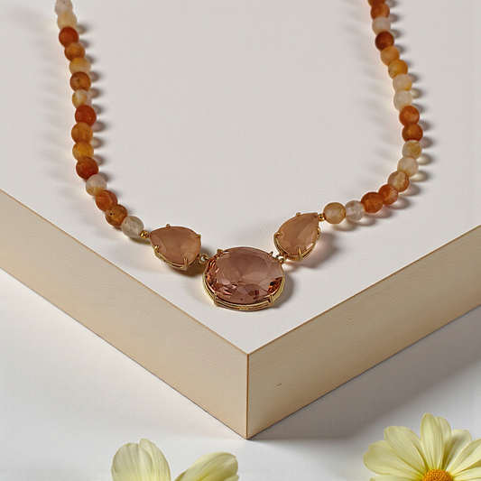 Colar Pedra Natural Jade Coral Pingente Oval e Gotas Zircônias