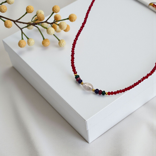 Colar Choker Cristais Coloridos e Pérola