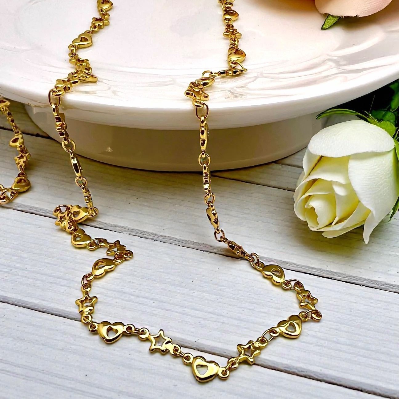 Colar Longo Estrelas e Corações Vazados