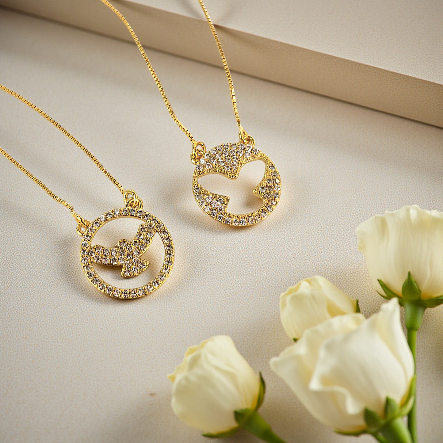 Colar Escapulário Espírito Santo Vazado Microzircônias