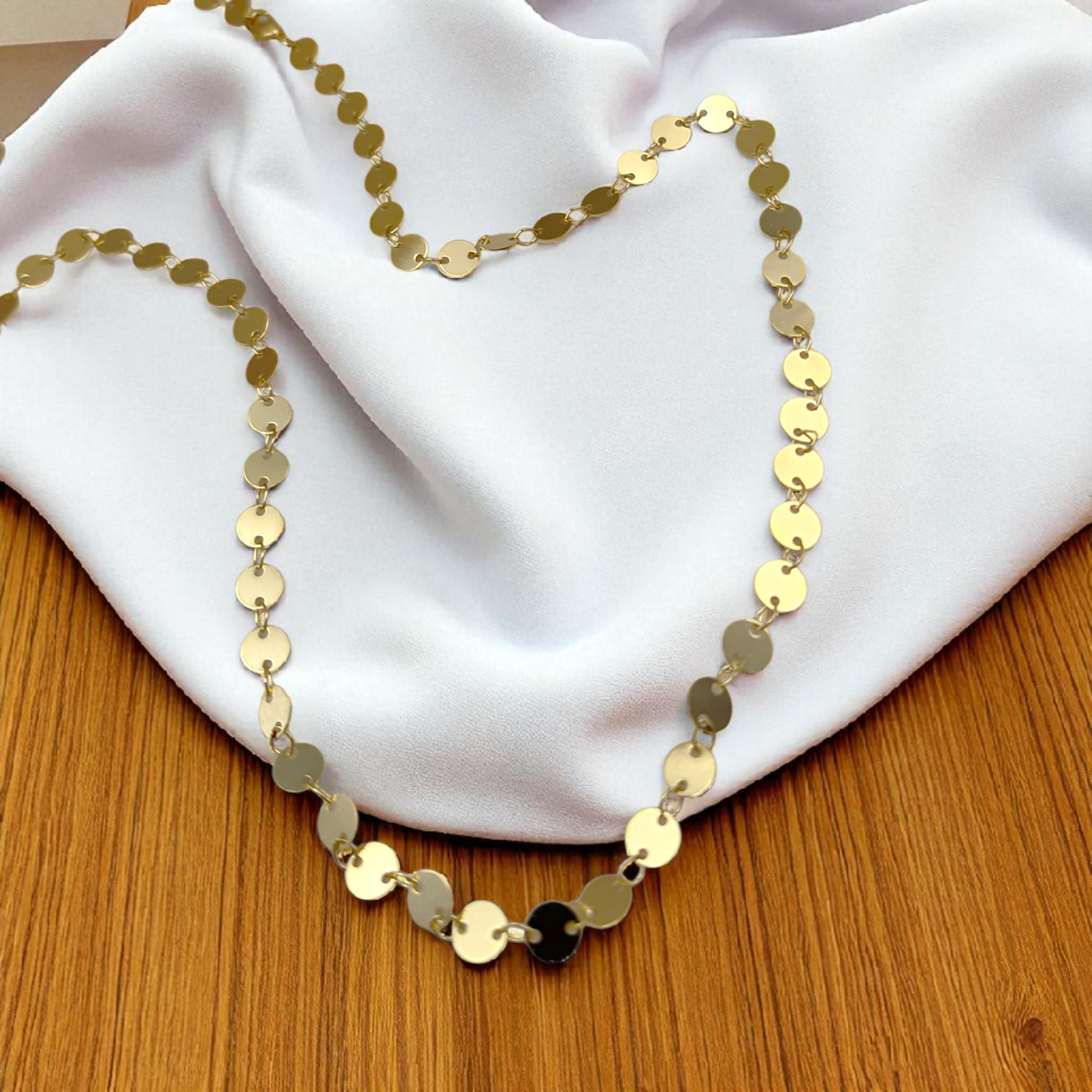 Colar Longo Medalhinhas Sequenciais