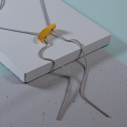 Colar Longo Gravata Detalhe Orgânico