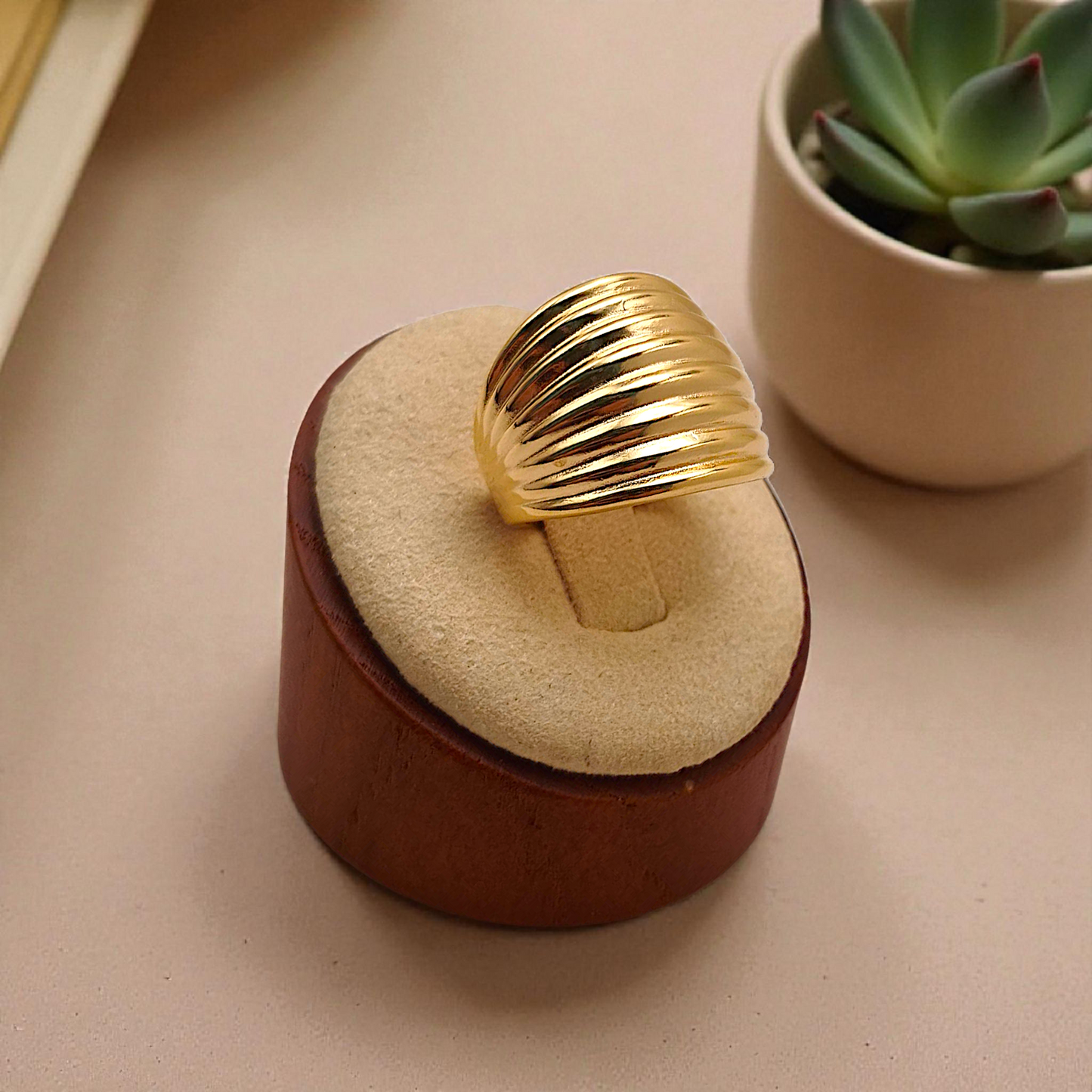 Anel Maxi Abaulado Frisado