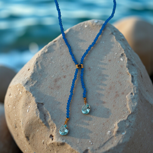 Colar Gravatinha Cristal e Gotas nas Pontas