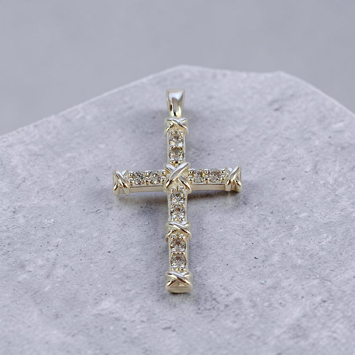 Pingente Crucifixo Zircônias 35x25mm Prata 925