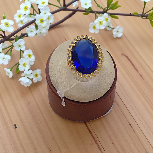 Anel Maxi Zircônia Lapidada Oval e Microzircônias