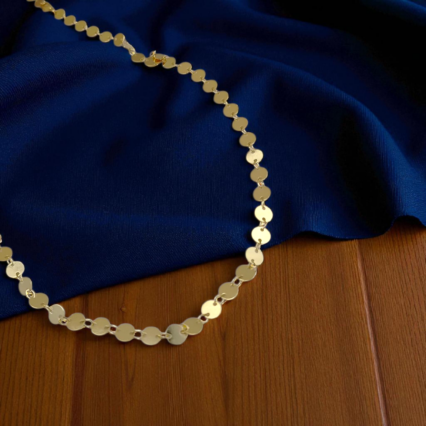 Colar Longo Medalhinhas Sequenciais