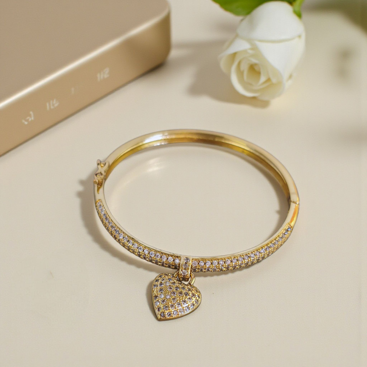 Bracelete Pingente Coração Microzircônias