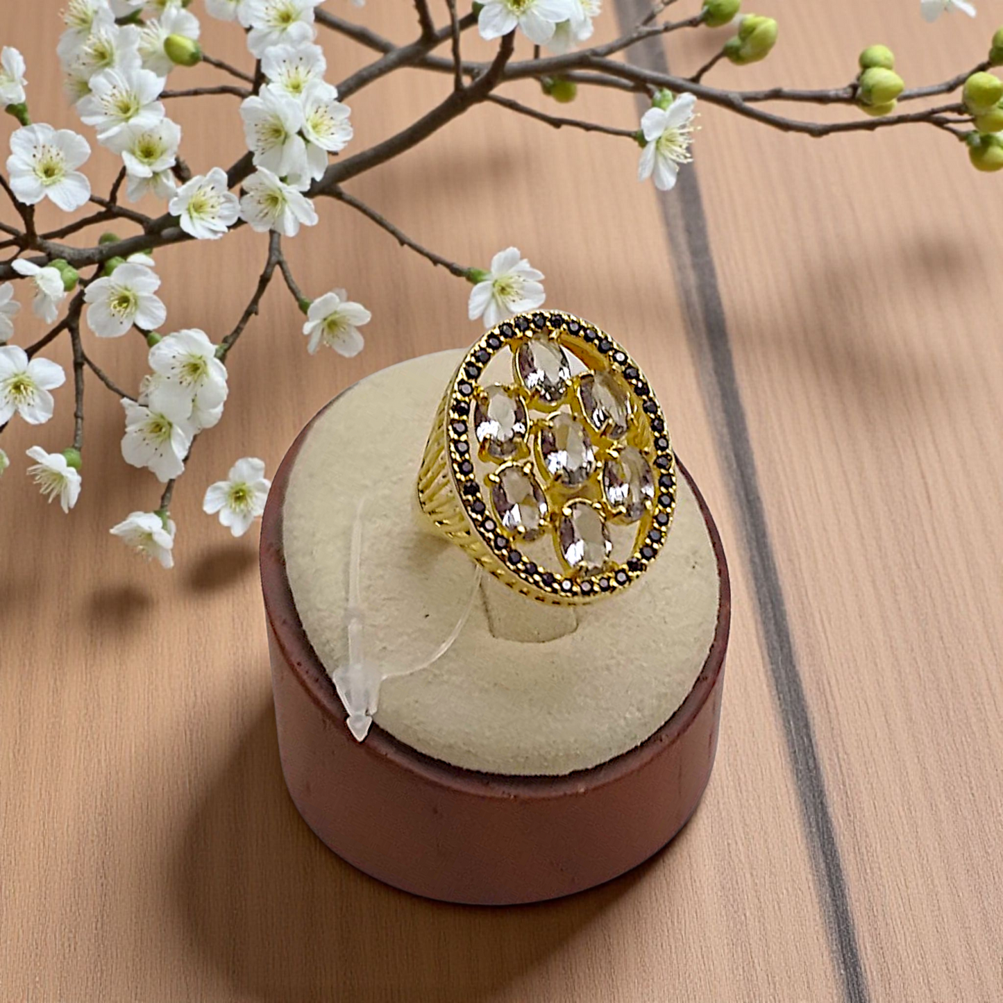 Anel Maxi Aro Oval Flor Zircônias
