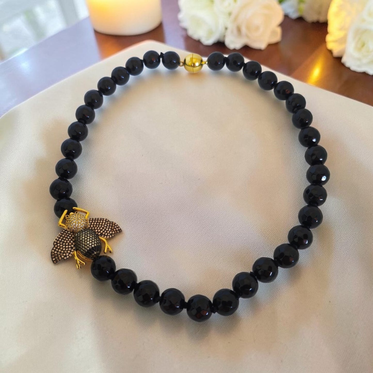 Colar Pedra Jade Negra Abelha Microzircônias